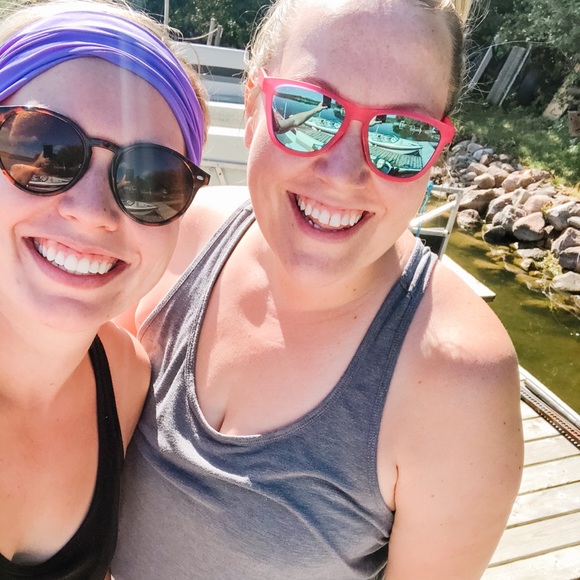 Meet your Posher, Jennifer - Picture 1 of 1